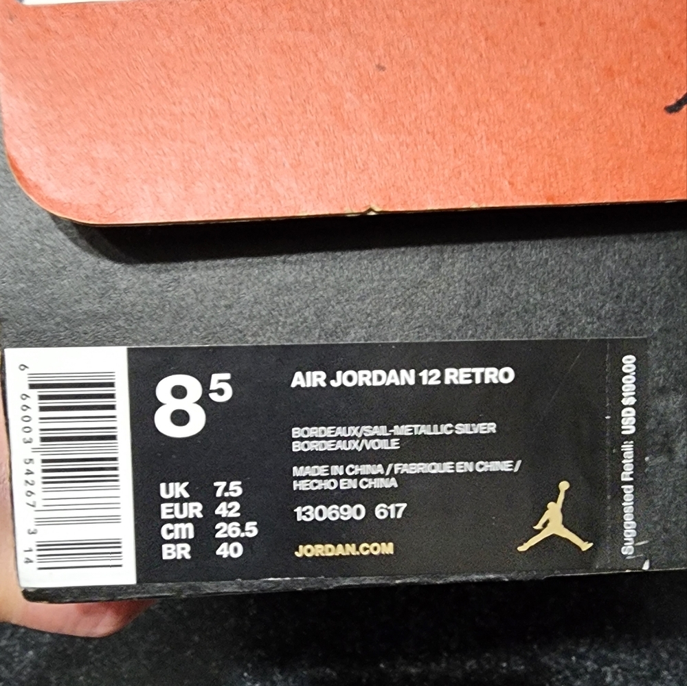 Air Jordan 12 Retro - Picture 2 of 4